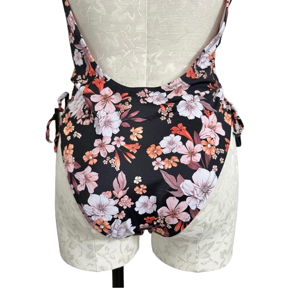 Shade & Shore Halter Keyhole Cut Out Back One Piece Swimsuit Black Floral Size M - Picture 10 of 16